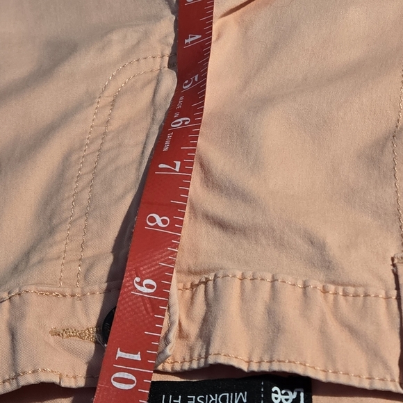 Lee Midrise Fit 1889 Peach Bermuda Shorts Women size 10 (M) - Picture 14 of 16